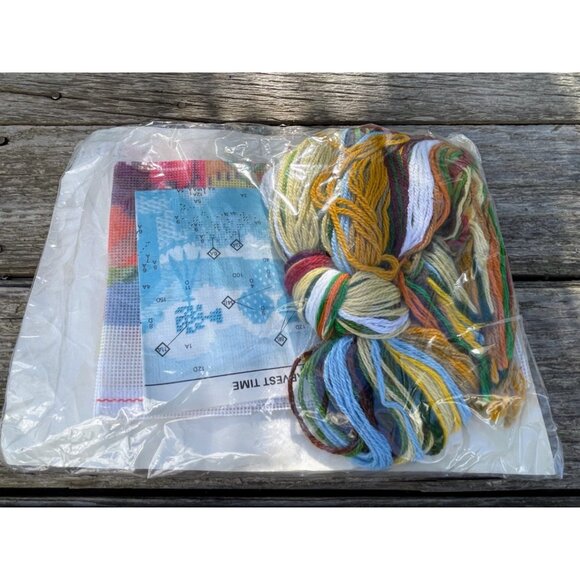 Vintage 1970s Creative Circle Crewel Embroidery Kit Barn Harvest NOS - Picture 4 of 8